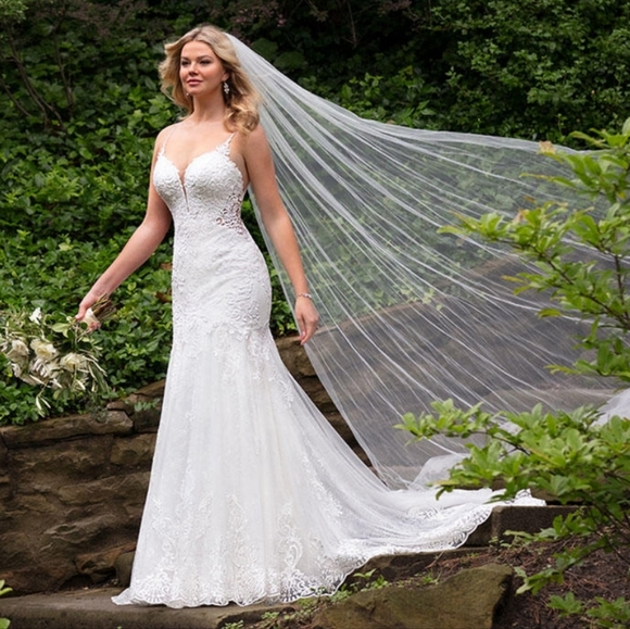 D2945 Size 20 Wedding Dress
